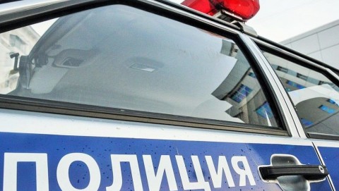 В Сретенском районе полицейские задержали подозреваемого в краже из автомобиля