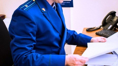 Прокуратура Сретенского района восстановила нарушенные трудовые права работников объекта торговли